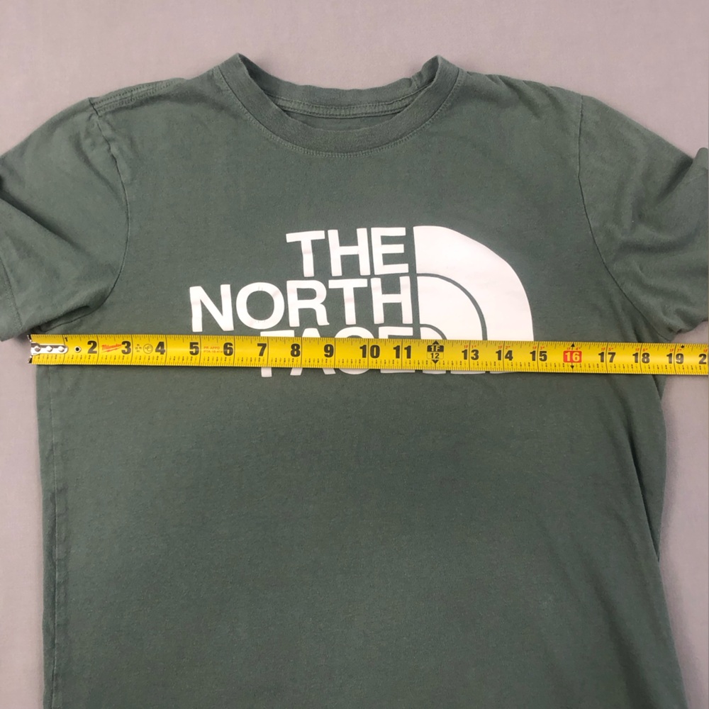 The North Face Women’s Graphic Tee - Picture 4 of 11